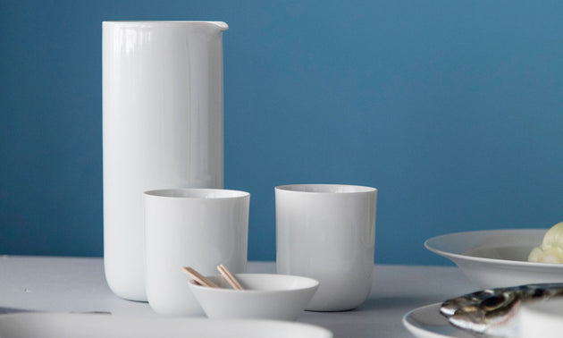Pitcher / White