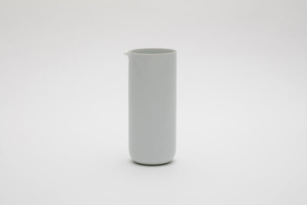 Pitcher / White