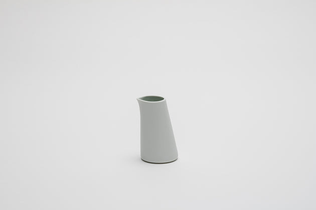 Pitcher S / White