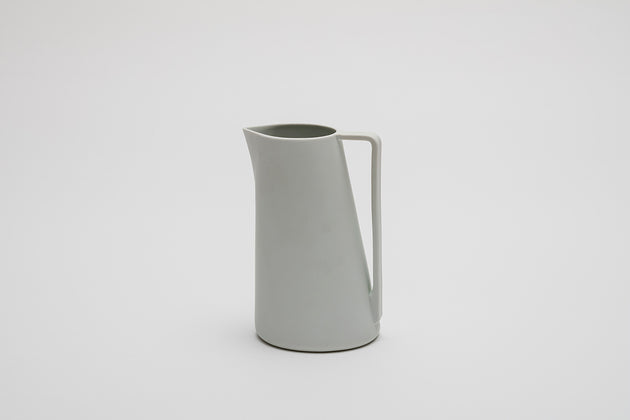 Pitcher L / White