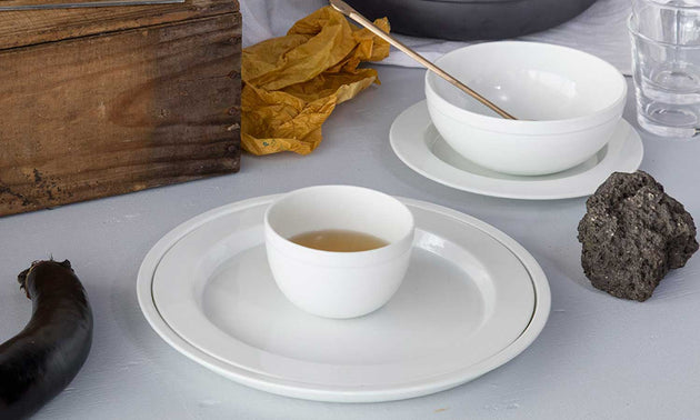 Plate 260 / Black