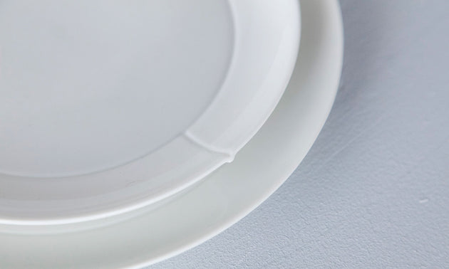 Plate 220 / White