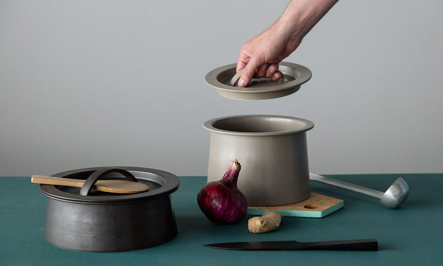 Cooking Pot 210 / Gray Sprinkle
