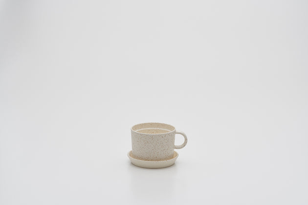 Saucer / White Sprinkle