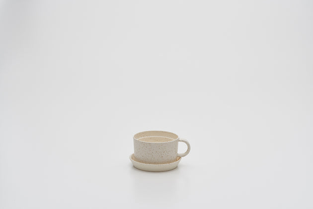 Saucer / White Sprinkle