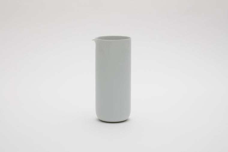 Pitcher / White