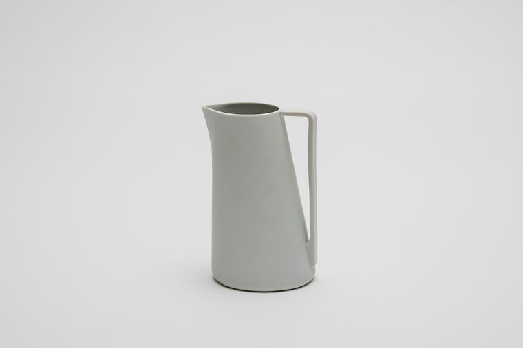 Pitcher L / White