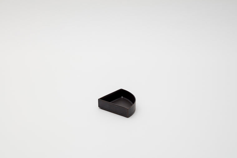 Quarter Deep Plate 100 / Black