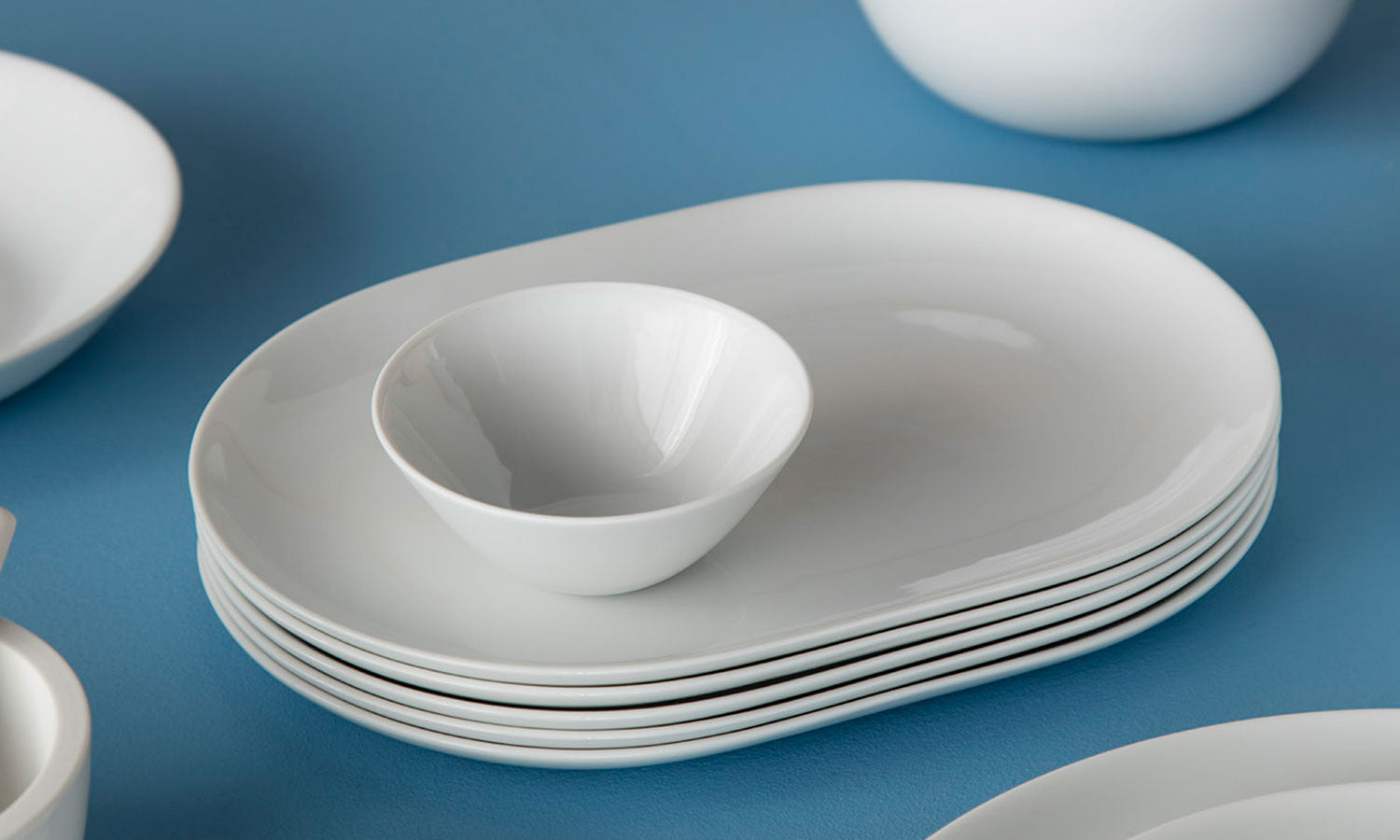 Oval Plate 240 / White – 2016/